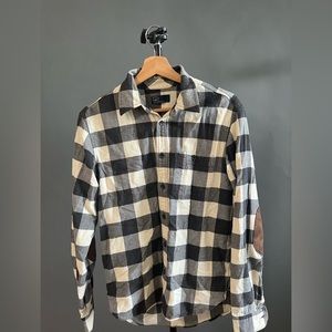 Gap flannel casual button down, size Small